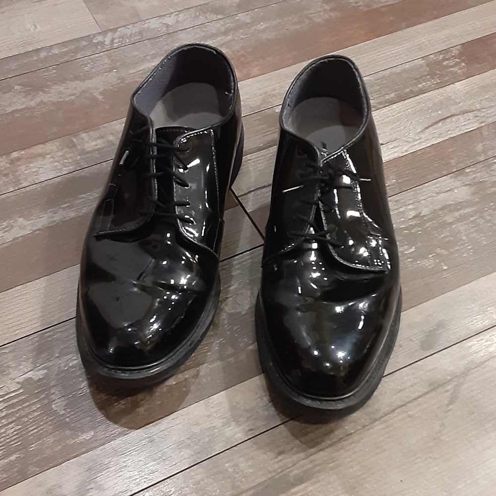 Dress Shoes - Picture 2 of 8
